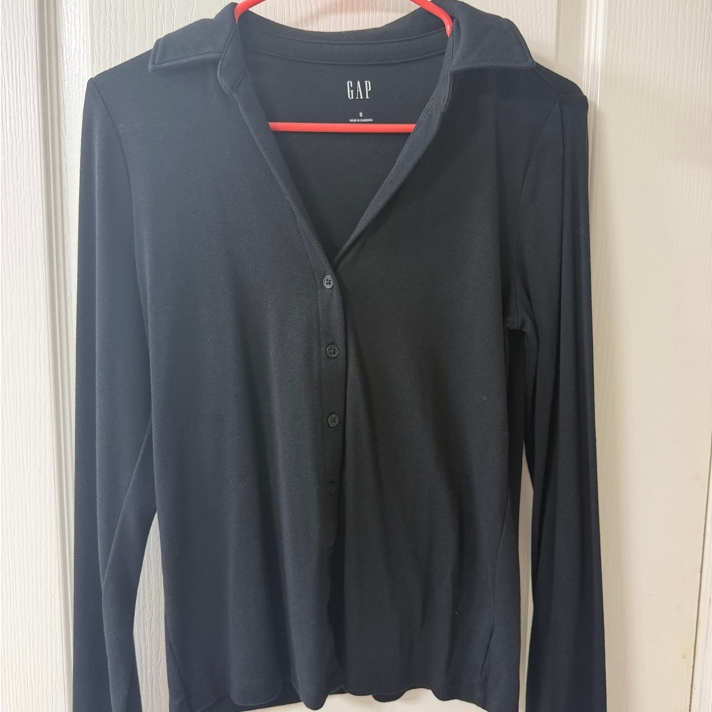 GAP Women's Black Button-Front Long Sleeve Shirt